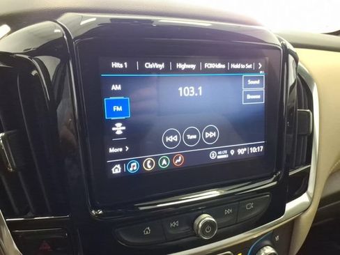 Used 2023 Chevrolet Traverse Premier FWD image 21