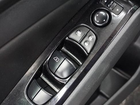 Used 2023 Nissan Altima 2.5 SV FWD image 6
