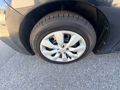 Used 2014 Toyota Corolla LE FWD image 42