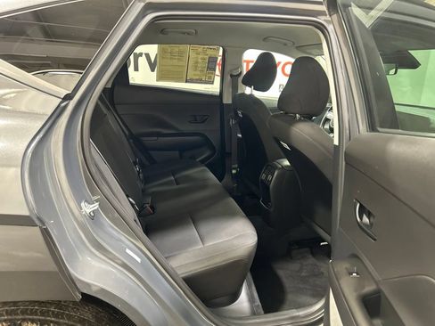 Used 2025 Hyundai Kona SEL AWD/4WD image 16