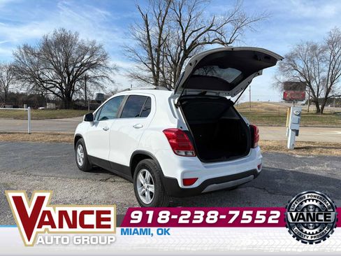 Used 2019 Chevrolet Trax LT w/ LT Convenience Package image 16