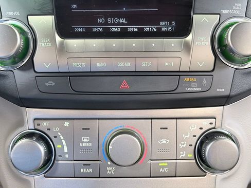 Used 2012 Toyota Highlander SE w/ Tow Pkg AWD/4WD image 55