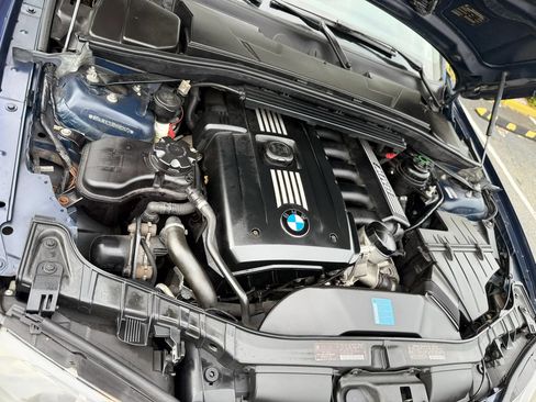 Used 2011 BMW 128i Convertible RWD image 41