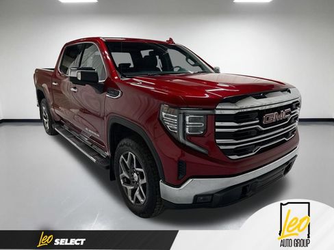 Used 2023 GMC Sierra 1500 SLT w/ SLT Premium Package AWD/4WD image 5