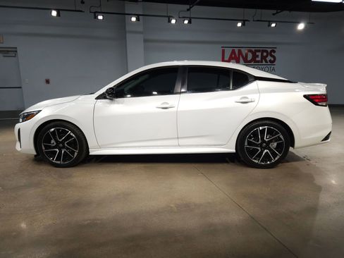 Used 2024 Nissan Sentra SR FWD image 4