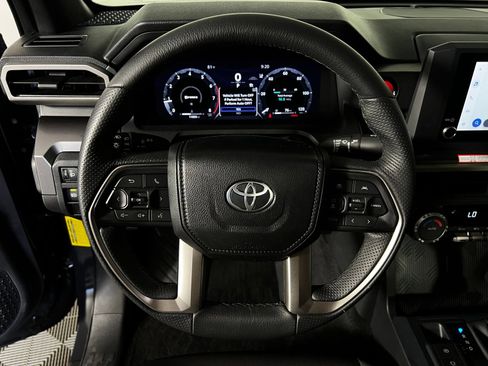 Used 2025 Toyota Tacoma TRD Off-Road AWD/4WD image 9