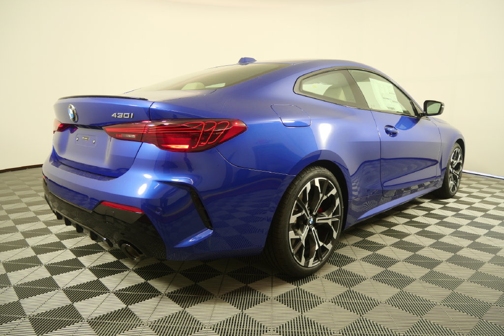 Used 2027 BMW 430i Coupe w/ M Sport Package RWD image 5