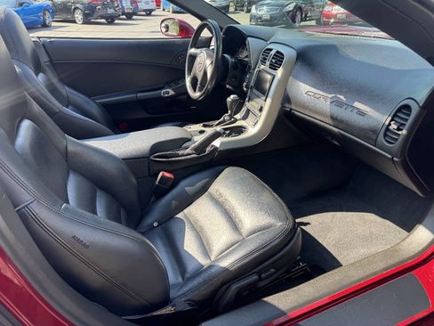 Used 2005 Chevrolet Corvette Convertible w/ Preferred Equipment Group RWD image 12