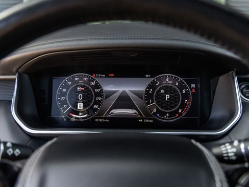 Used 2021 Land Rover Range Rover Sport SVR image 29