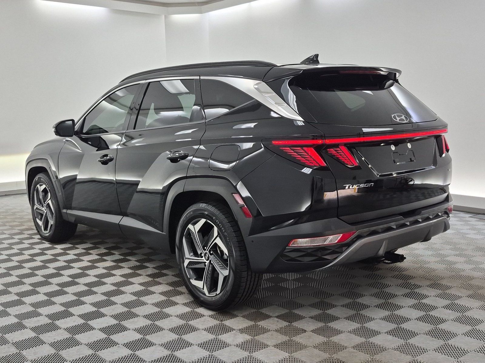 Used 2023 Hyundai Tucson Limited AWD/4WD image 3