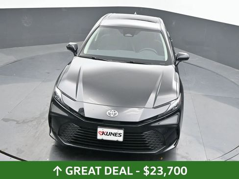 Used 2025 Toyota Camry LE image 35