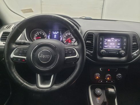 Used 2018 Jeep Compass Latitude w/ Cold Weather Group AWD/4WD image 22