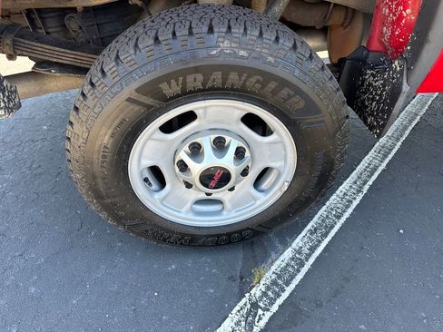 Used 2015 GMC Sierra 2500 2WD Regular Cab image 35