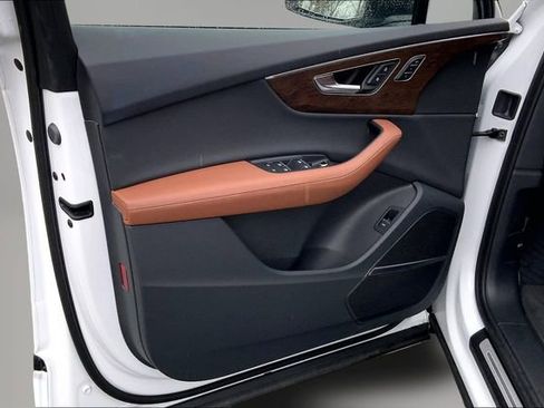 Used 2025 Audi Q7 2.0T Premium Plus w/ Premium Plus Package image 17