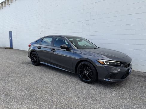 Used 2023 Honda Civic Sport image 4