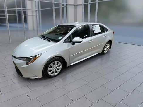 Certified 2023 Toyota Corolla LE image 2