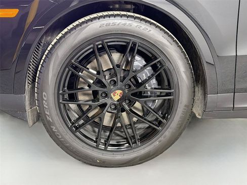 Certified 2026 Porsche Cayenne Coupe AWD/4WD image 11
