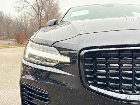 Certified 2024 Volvo S60 T8 Ultimate image 9