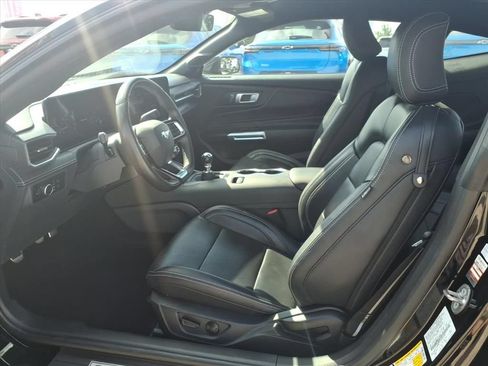 Used 2025 Ford Mustang GT Premium RWD image 18