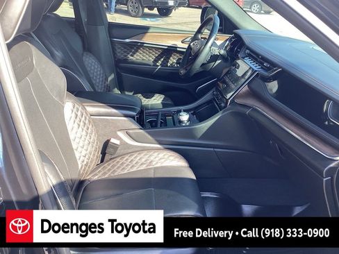 Used 2023 Jeep Grand Cherokee L Summit w/ Advanced Protech Group IV image 24