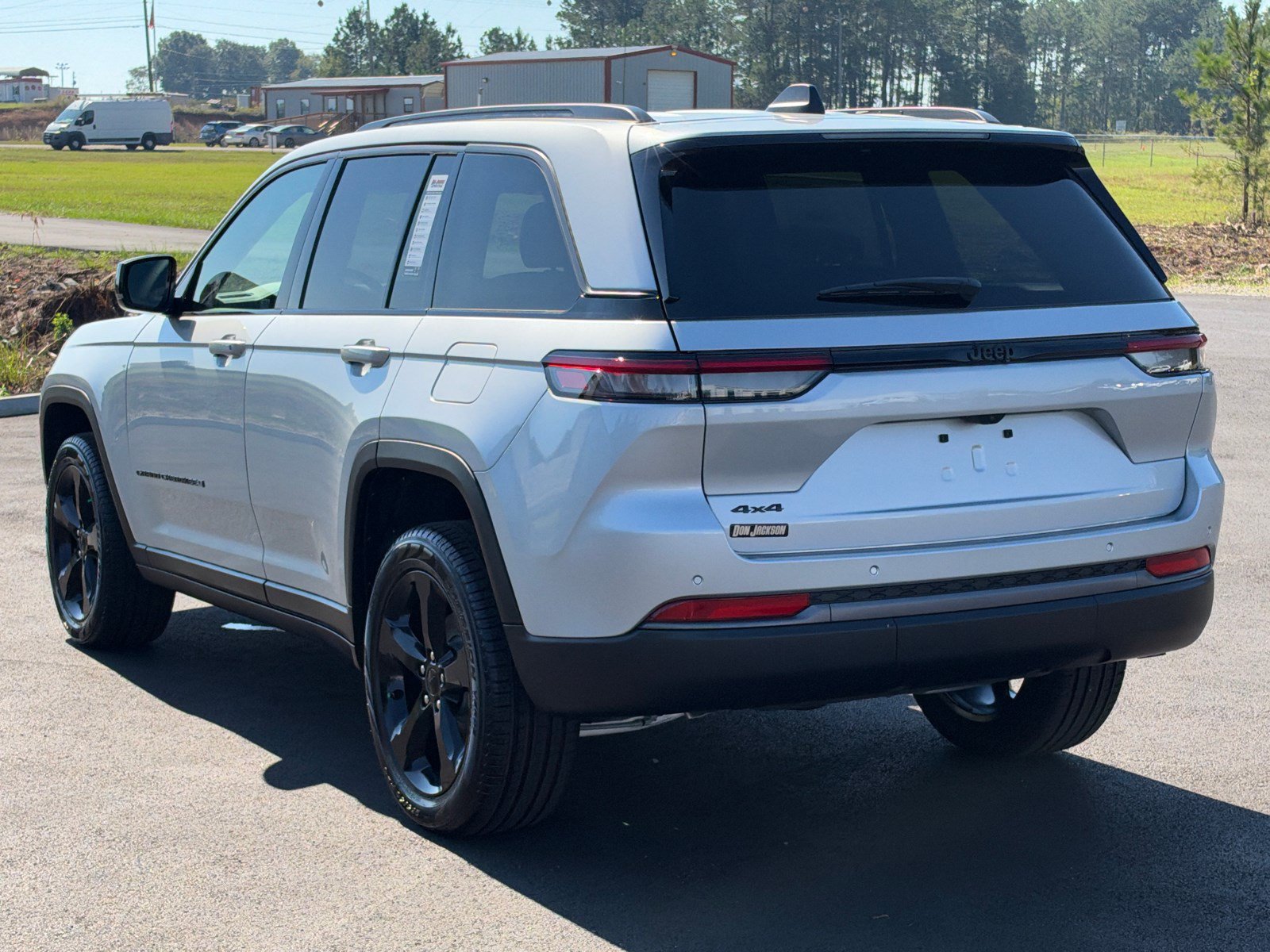 New 2026 Jeep Grand Cherokee Limited w/ Limited Altitude Package AWD/4WD image 7