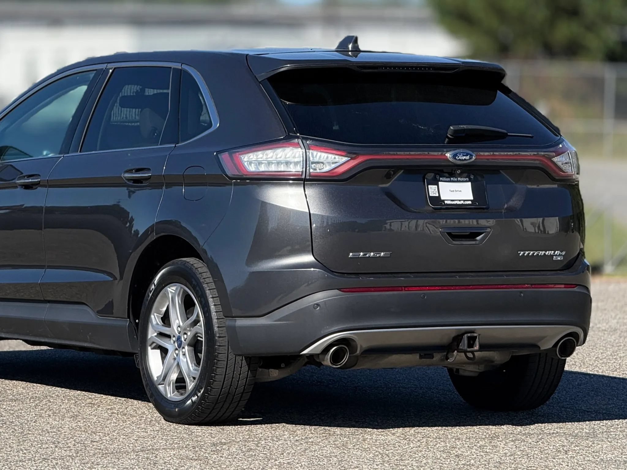 Used 2015 Ford Edge Titanium w/ Equipment Group 301A AWD/4WD image 16