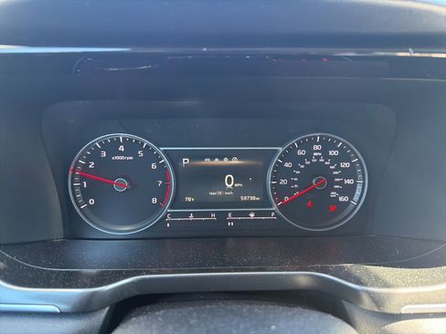 Used 2023 Kia Sorento LX FWD image 11