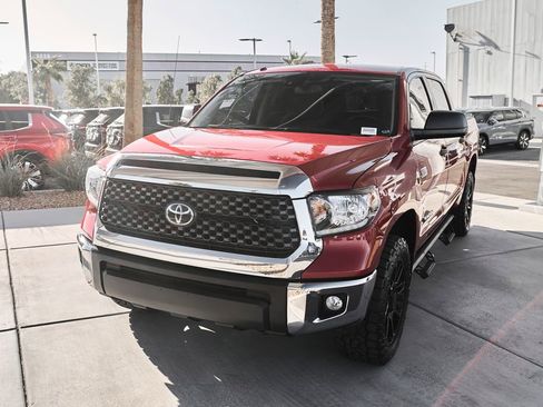 Used 2019 Toyota Tundra SR5 w/ SR5 Upgrade Package AWD/4WD image 5