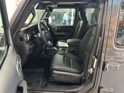 New 2025 Jeep Wrangler Unlimited Sahara AWD/4WD image 26