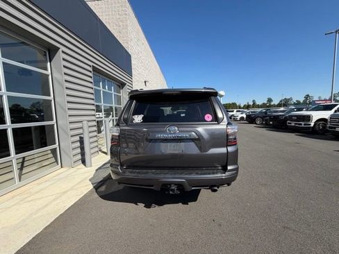 Used 2022 Toyota 4Runner TRD Sport w/ Technology Package AWD/4WD image 8