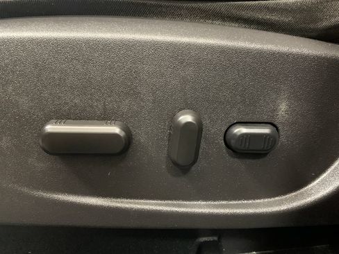 Used 2017 Ford Escape Titanium FWD image 5