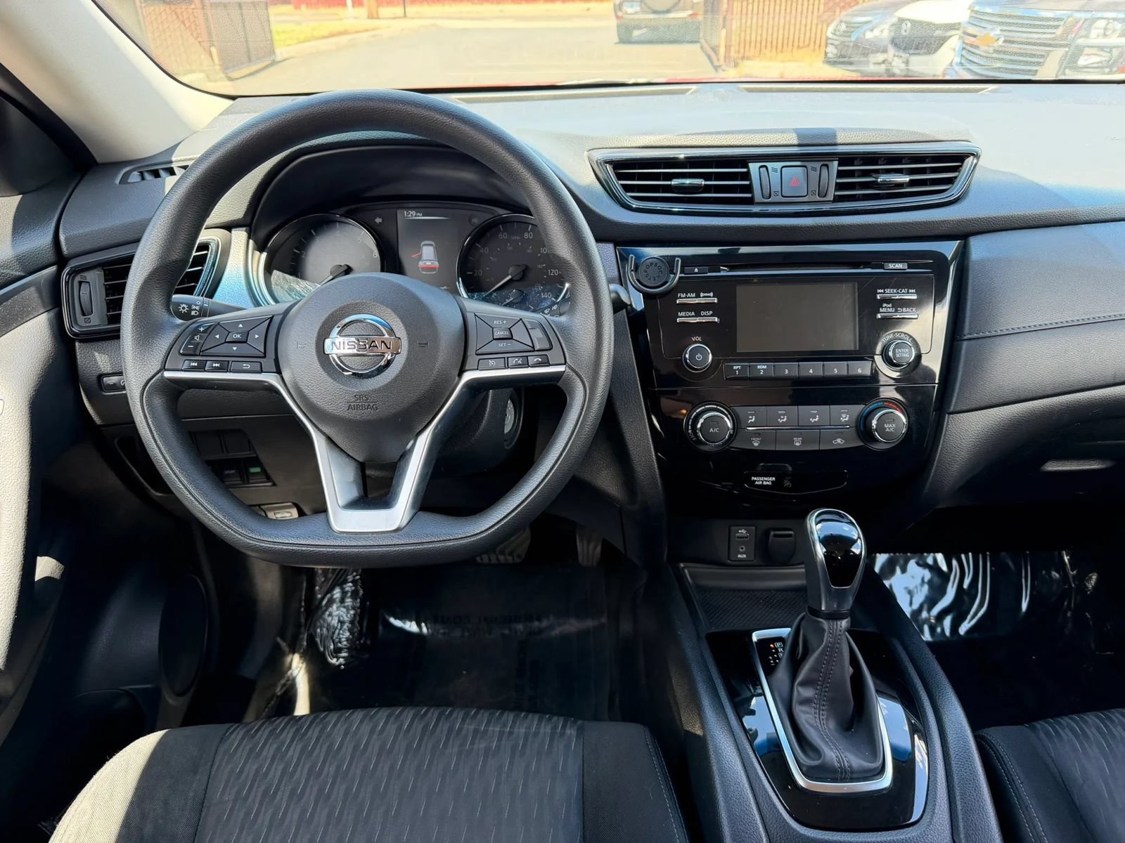 Used 2017 Nissan Rogue S w/ S Appearance Package AWD/4WD image 16