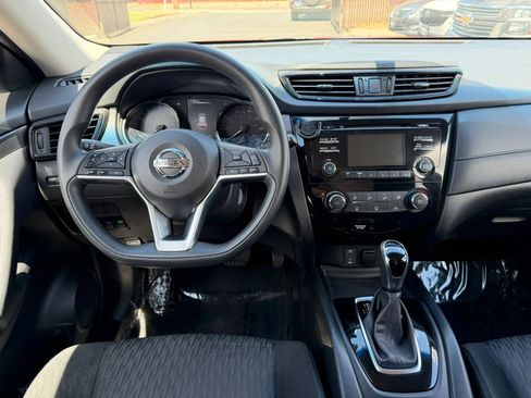 Used 2017 Nissan Rogue S w/ S Appearance Package AWD/4WD image 16