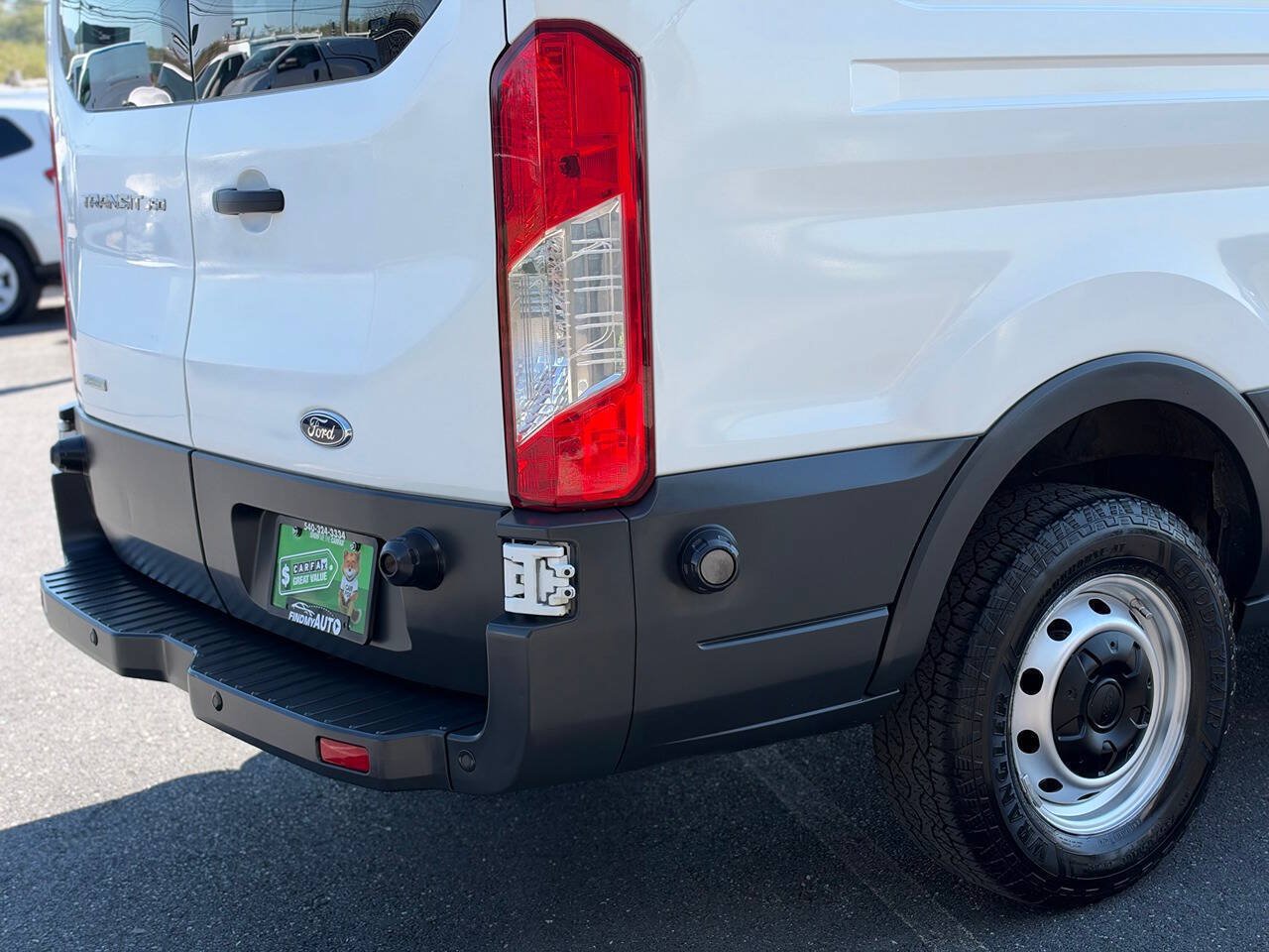 Used 2015 Ford Transit 350 148 Low Roof RWD image 40
