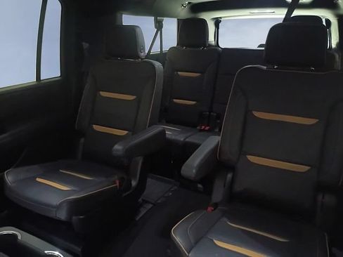 Used 2023 GMC Yukon XL AT4 AWD/4WD image 11