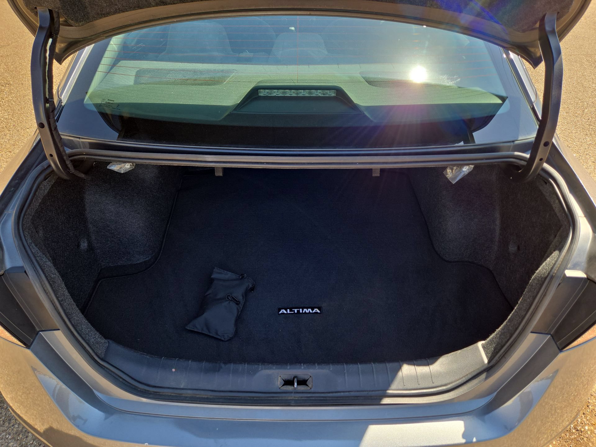 Used 2023 Nissan Altima 2.5 SV FWD image 12