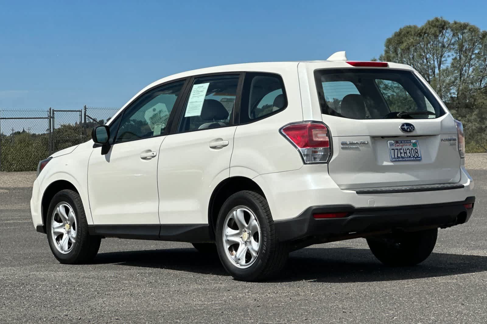 Used 2017 Subaru Forester 2.5i AWD/4WD image 5