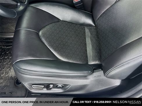 Used 2022 Toyota Camry XSE image 19