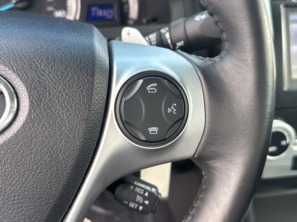 Used 2014 Toyota Camry SE FWD image 16