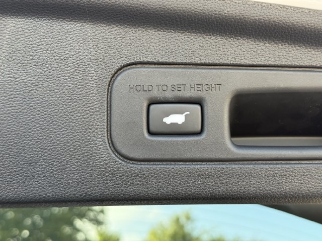 Used 2025 Acura MDX w/ Technology Package FWD image 32