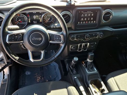 Used 2020 Jeep Wrangler Unlimited Sahara AWD/4WD image 10
