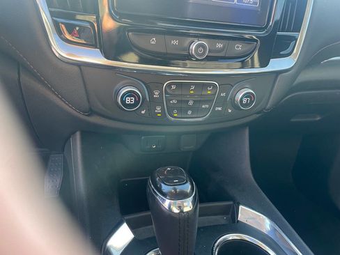 Used 2018 Chevrolet Traverse LT image 15