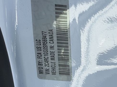 Used 2025 Chrysler Pacifica Limited FWD image 26