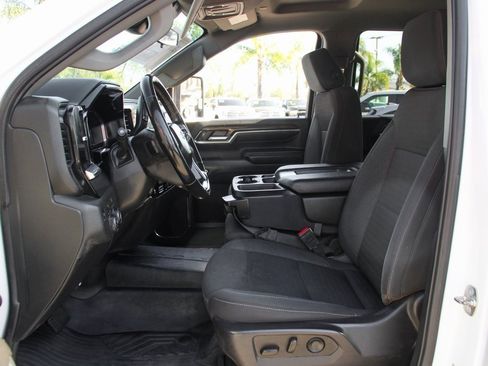 Used 2024 Chevrolet Silverado 2500 LT image 17