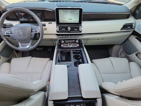 Used 2021 Lincoln Navigator Reserve w/ Luxury Package image 23