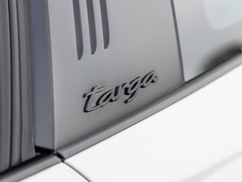 Certified 2022 Porsche 911 Targa 4 GTS image 19