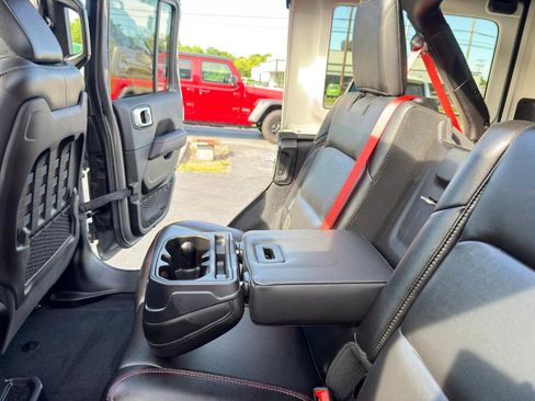 Used 2020 Jeep Wrangler Unlimited Rubicon w/ Quick Order Package 28Y Recon AWD/4WD image 30
