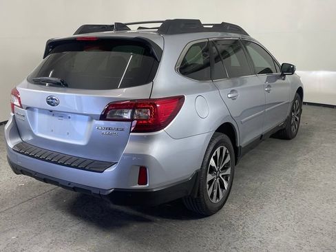 Used 2017 Subaru Outback 2.5i Limited AWD/4WD image 3