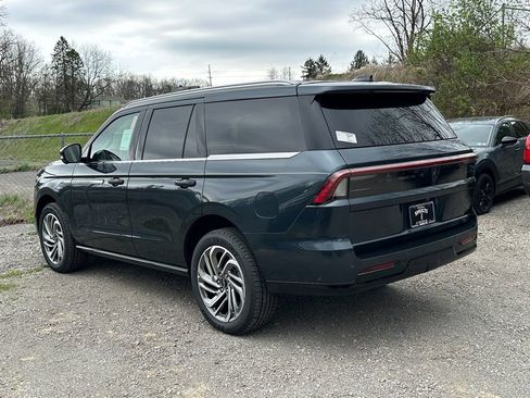 New 2025 Lincoln Navigator Reserve AWD/4WD image 32