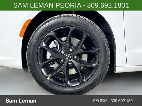 New 2026 Chrysler Pacifica Limited w/ S Appearance Package image 32